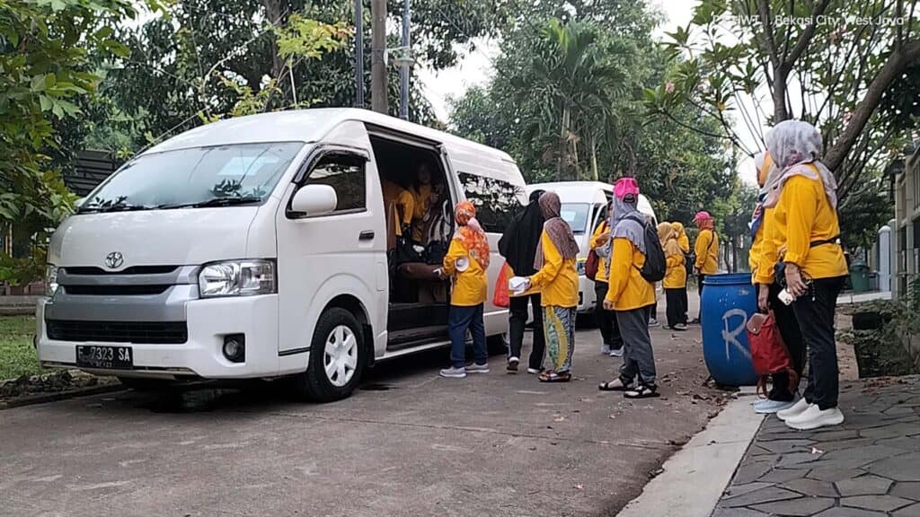 Sewa Hiace Murah Bogor Sewa Hiace Murah Bogor