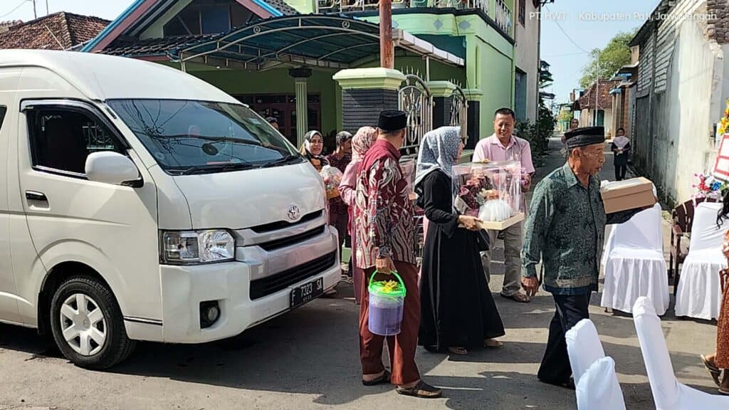 Sewa Hiace Murah Bogor Sewa Hiace Murah Bogor