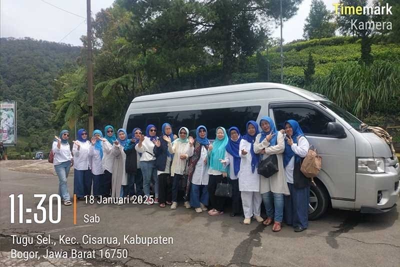 sewa mobil toyota hiace